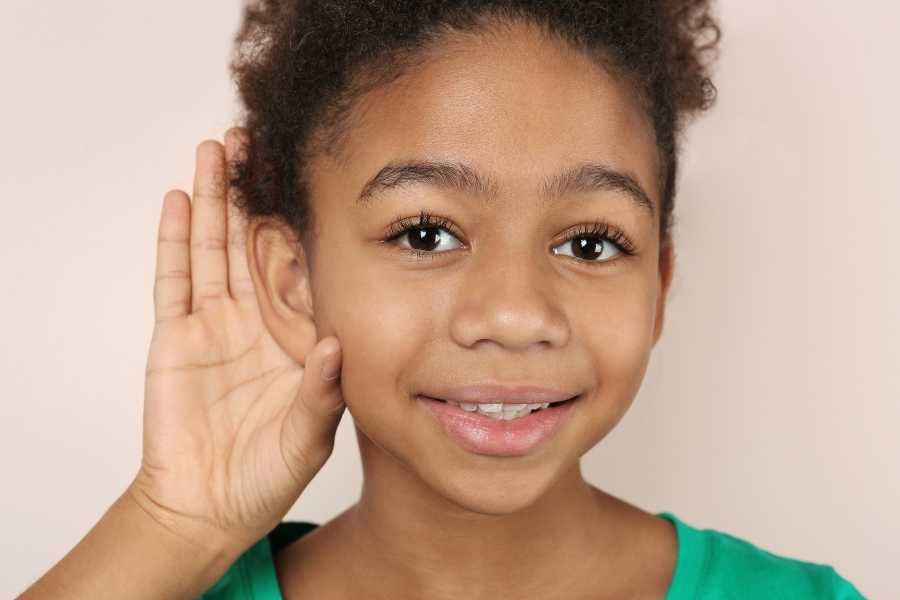 Los problemas de auditivos en bebés y niños