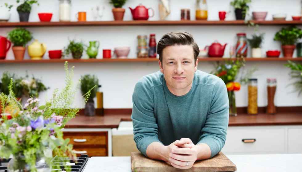 Jamie Oliver utilizado su dislexia en adultos como una fuente de inspiración y motivación en su carrera culinaria.
